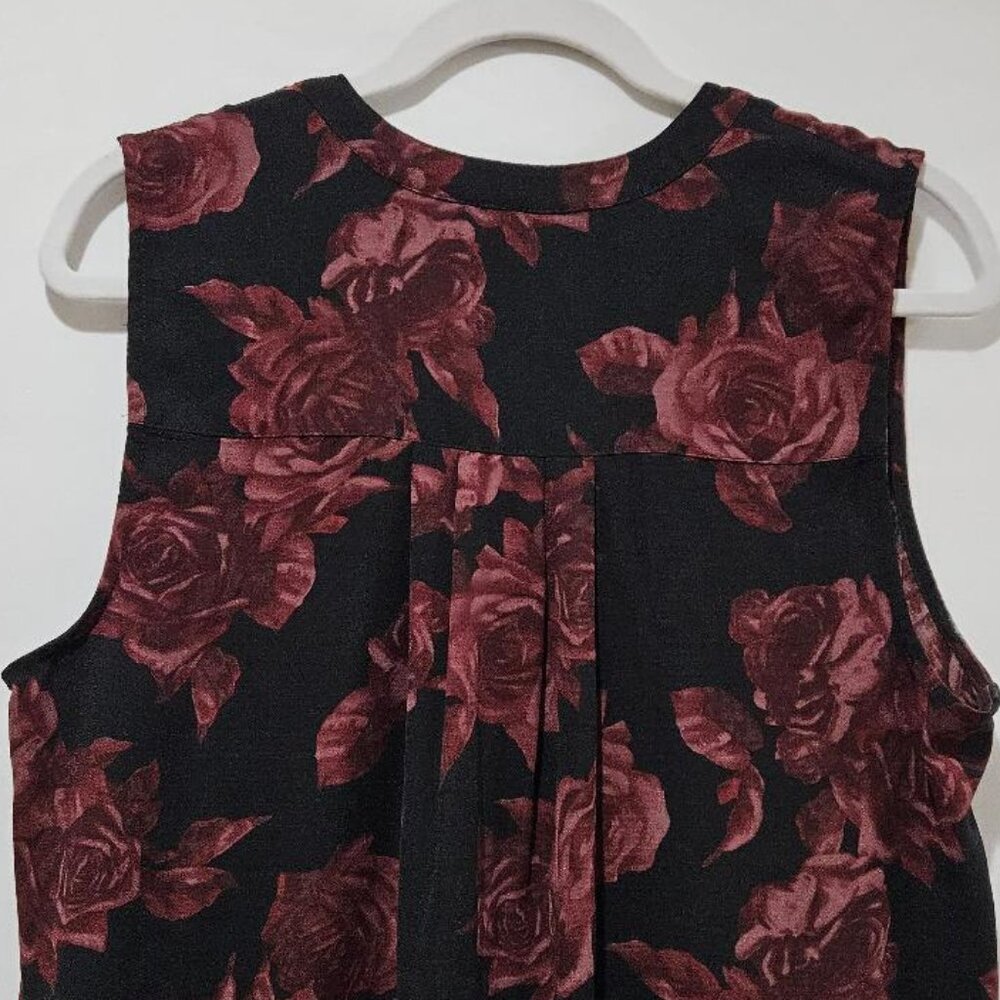 TORRID BLACK RED BURGUNDY ROSES SLEEVELESS V-NECK GOTH TOP 0 (L) - Picture 7 of 12